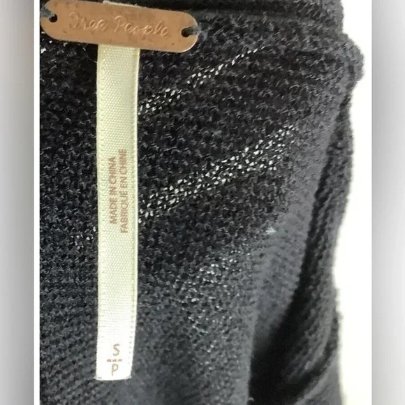Free People Sz S Criss Cross  Neck Tunic Sweater Black Rayon Acrylic Pullover - Picture 7 of 7